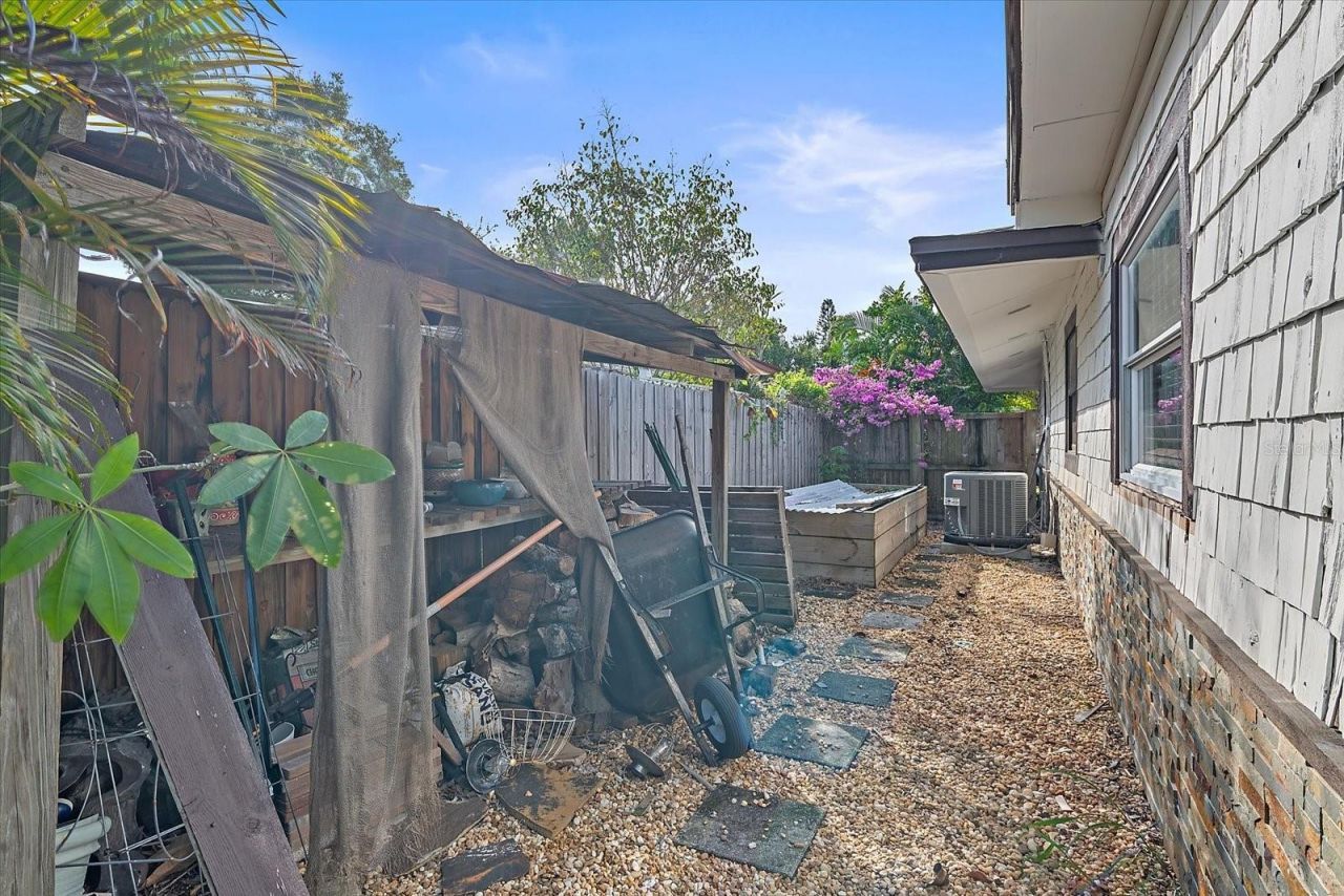 2313 Loma Linda Street, Sarasota, FL 34239 Photo