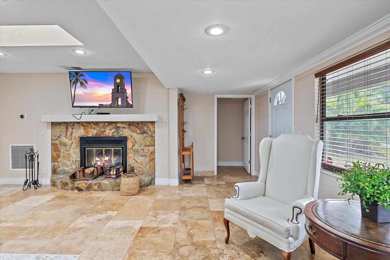 2313 Loma Linda Street, Sarasota, FL 34239 Photo