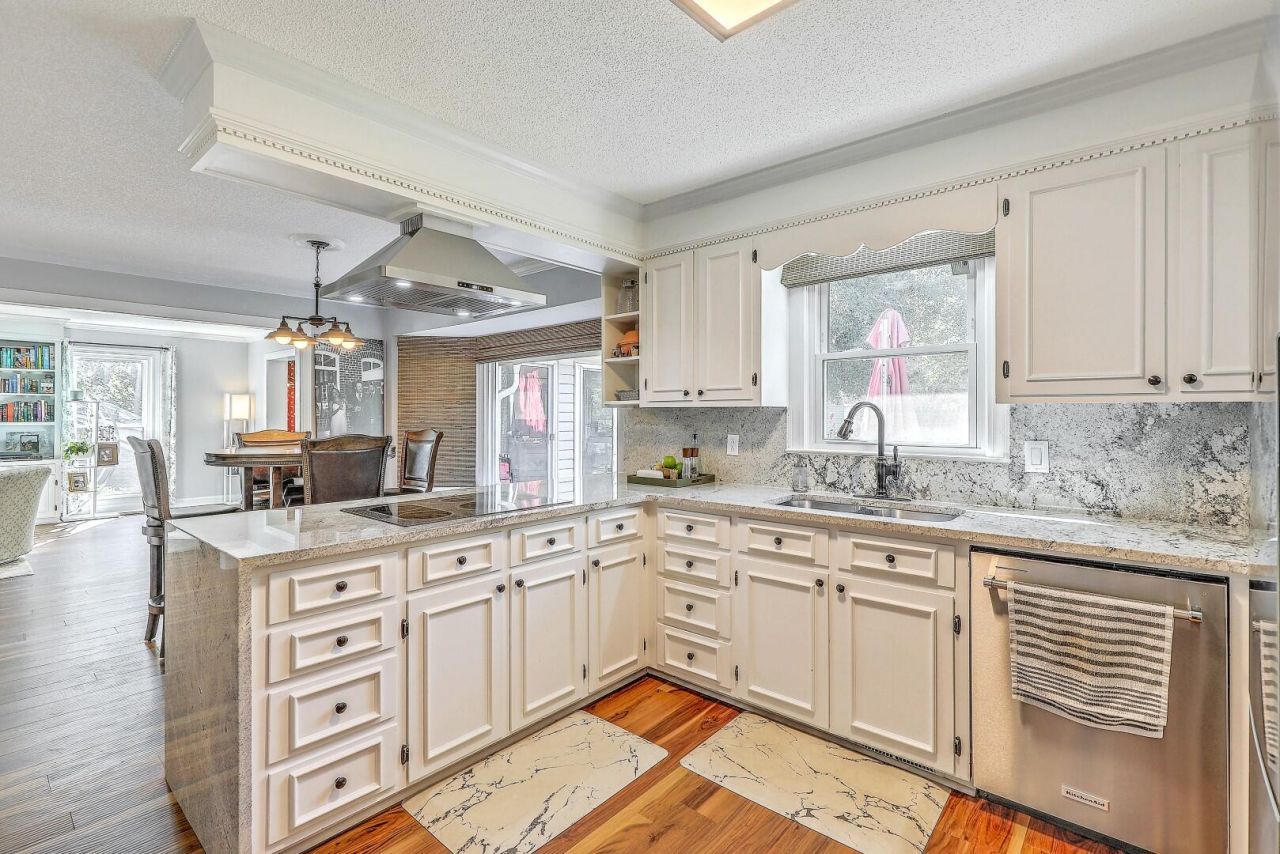 106 Santee Cooper Annex Photo 5