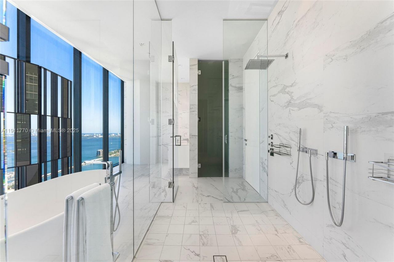 1000 Biscayne Blvd, Unit 5101, Miami, FL 33132 Photo