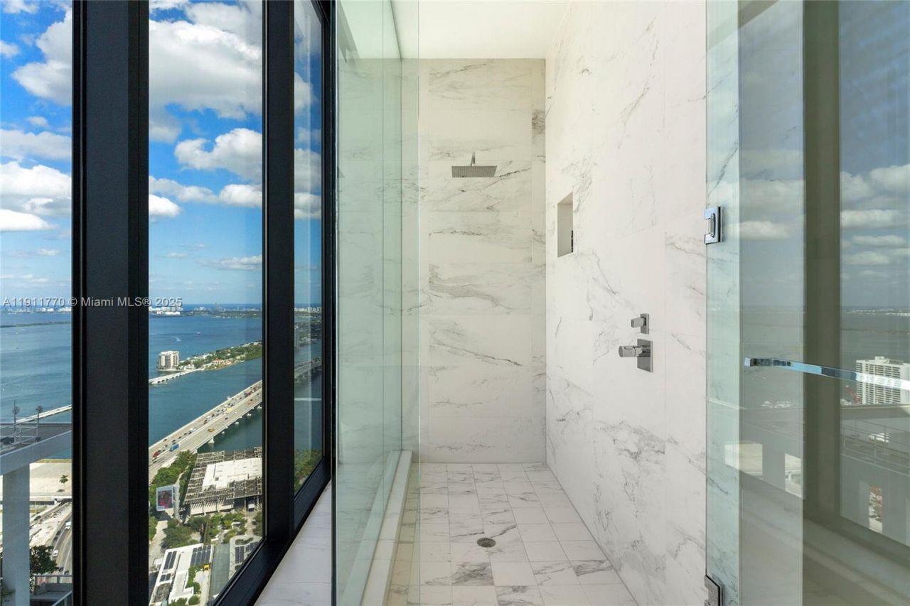 1000 Biscayne Blvd, Unit 5101, Miami, FL 33132 Photo