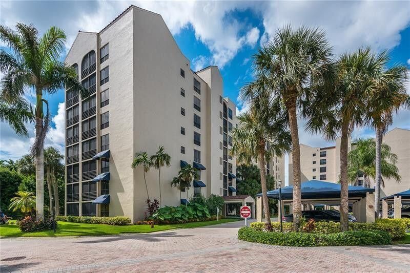 7564 Regency Lake Drive, Unit 702, Boca Raton, FL 33433 Photo