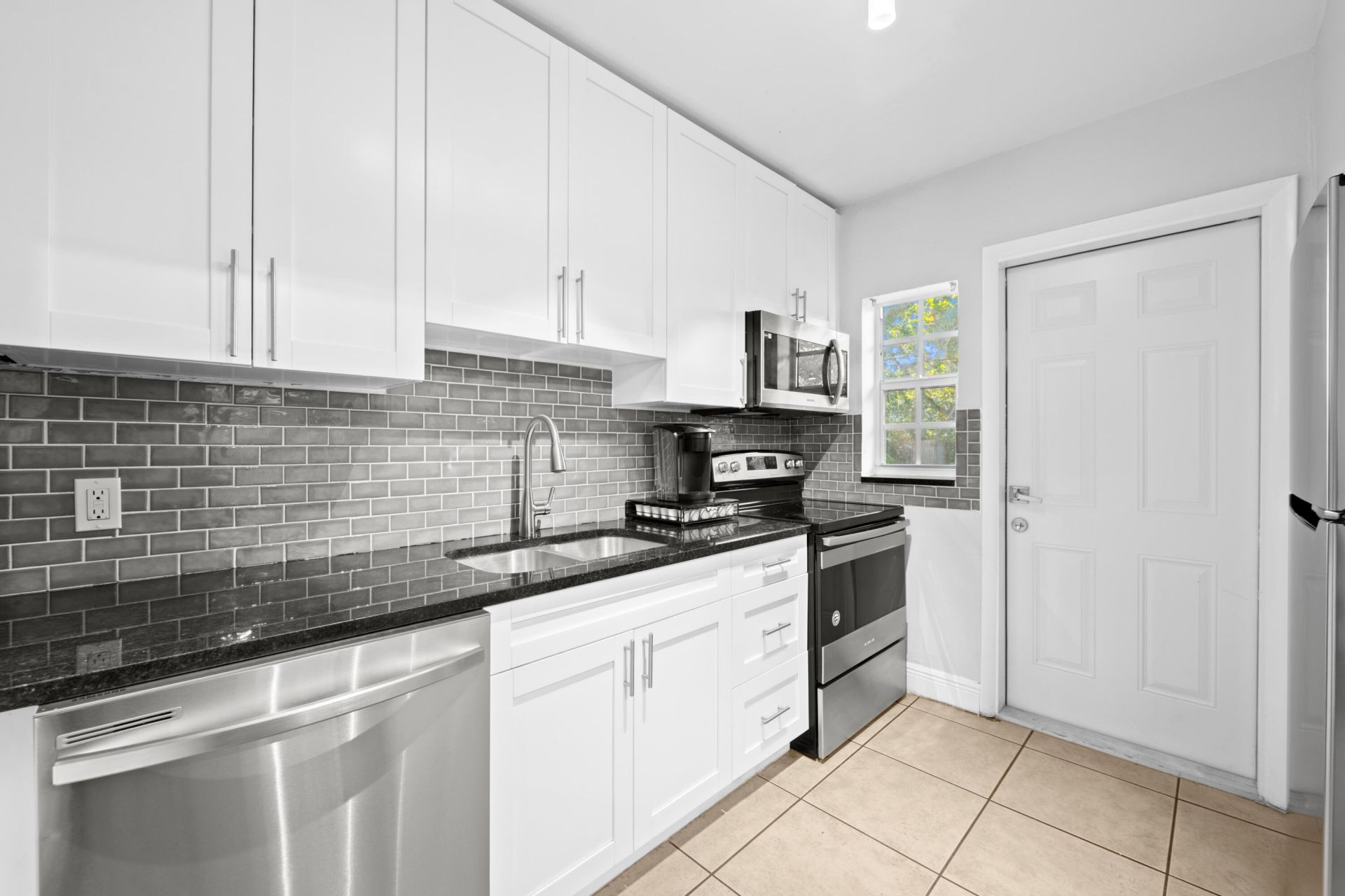 1213 NW 7th Avenue, Fort Lauderdale, FL 33311 Photo