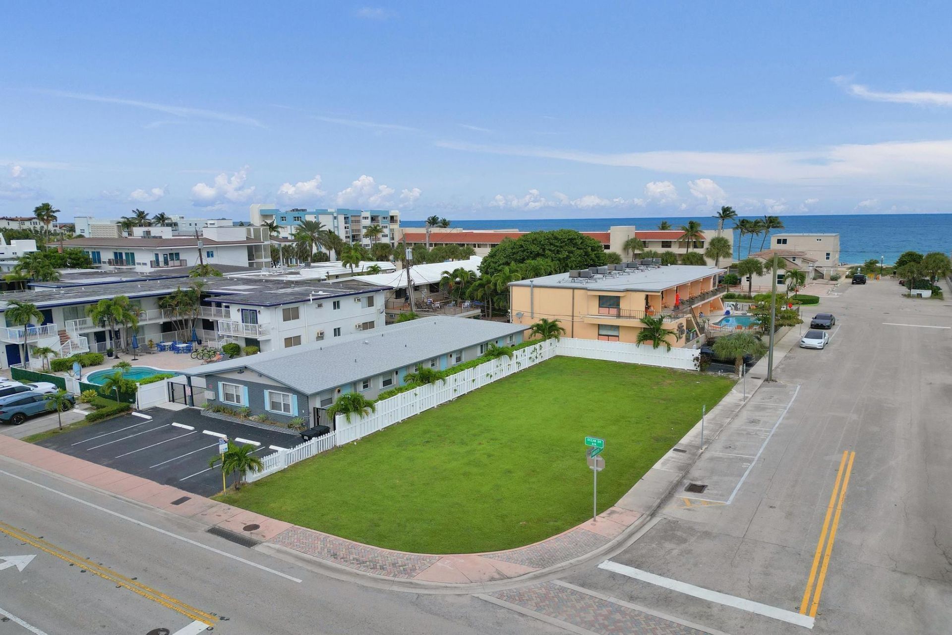 4200 N Ocean Drive, Lauderdale by the Sea, FL 33308 Photo