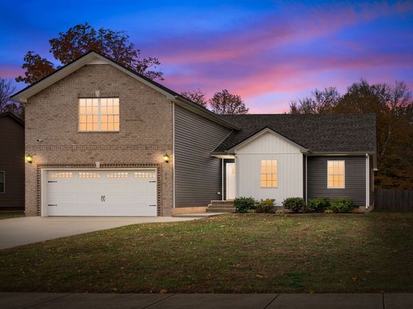 2336 Colston Dr, Clarksville, TN 37042