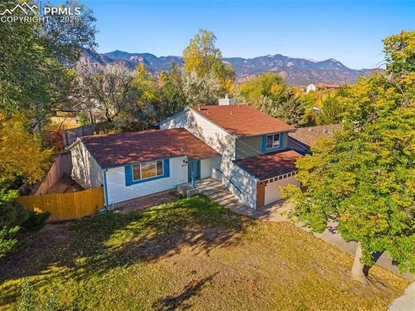2925 Westcliff Circle, Colorado Springs, CO 80906