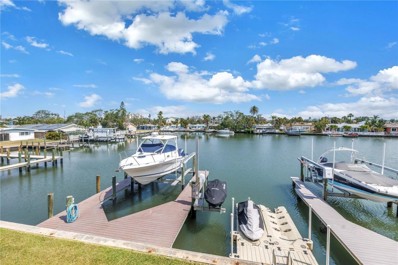 100 Windrush Boulevard, Unit 1, Indian Rocks Beach, FL 33785 Photo