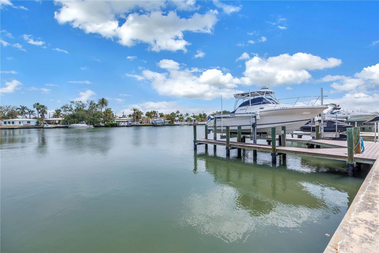 100 Windrush Boulevard, Unit 1, Indian Rocks Beach, FL 33785 Photo