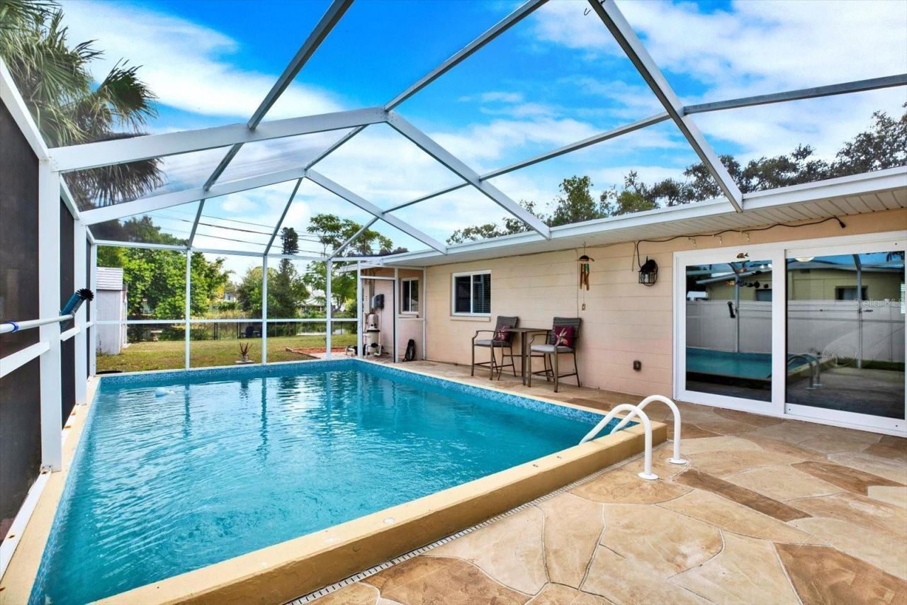 7395 18th Street N, Saint Petersburg, FL 33702 Photo