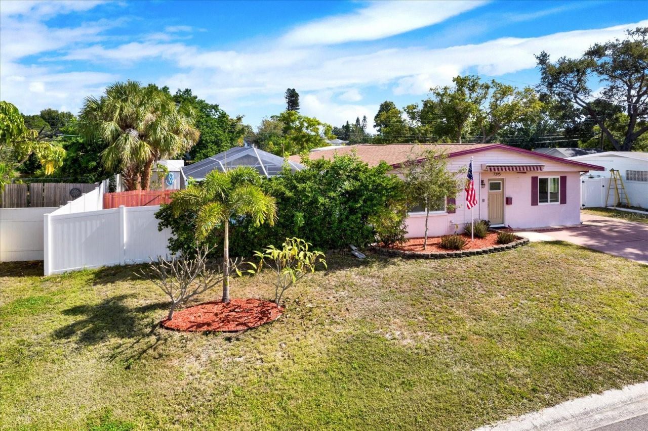 7395 18th Street N, Saint Petersburg, FL 33702 Photo