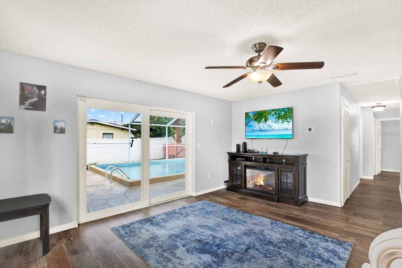 7395 18th Street N, Saint Petersburg, FL 33702 Photo