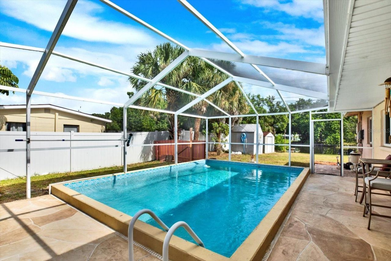 7395 18th Street N, Saint Petersburg, FL 33702 Photo