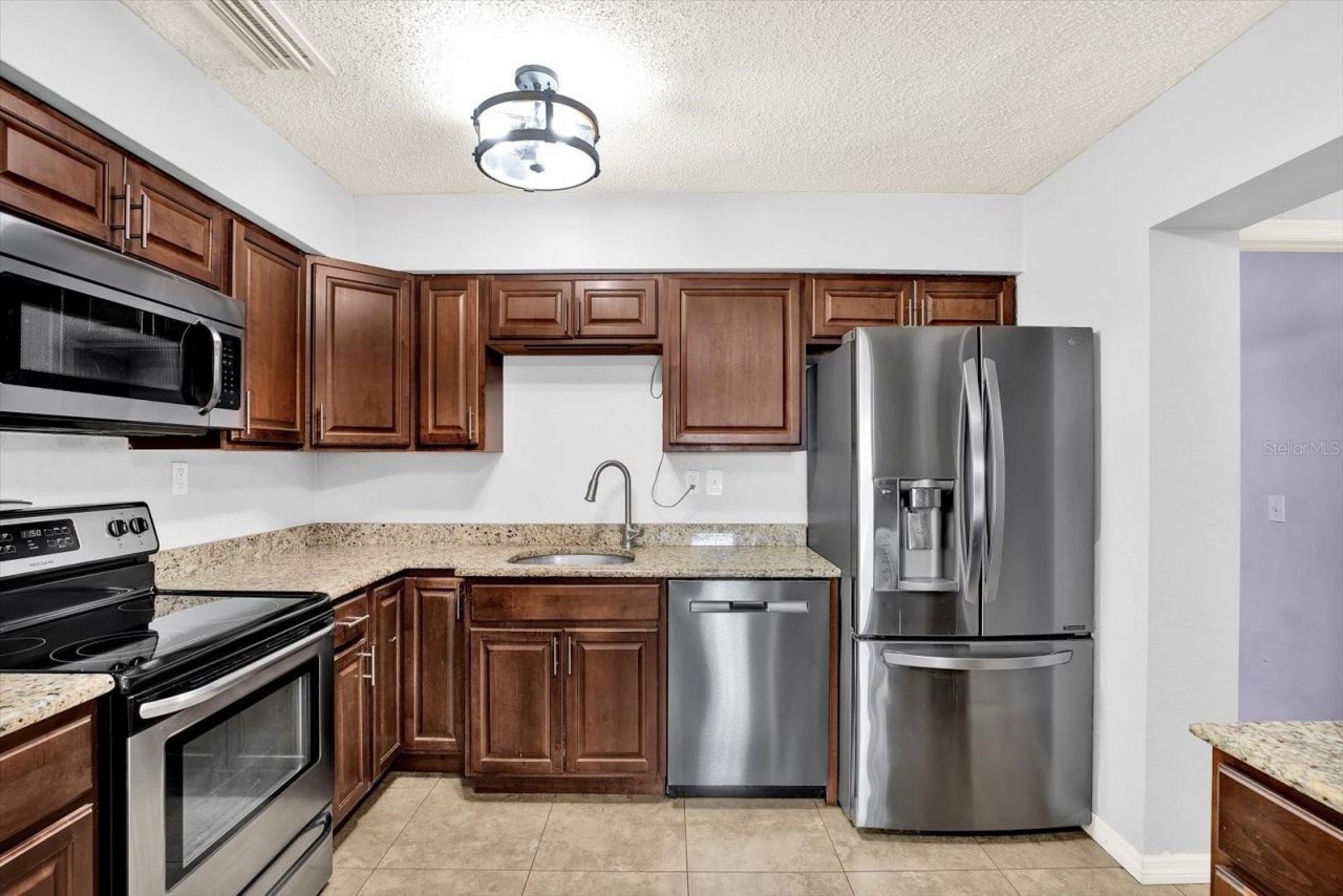 7395 18th Street N, Saint Petersburg, FL 33702 Photo