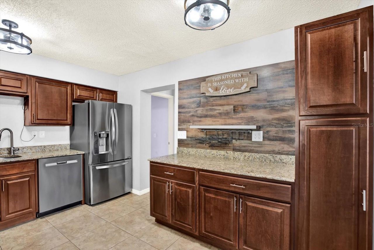7395 18th Street N, Saint Petersburg, FL 33702 Photo