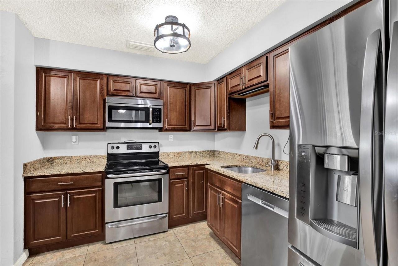 7395 18th Street N, Saint Petersburg, FL 33702 Photo