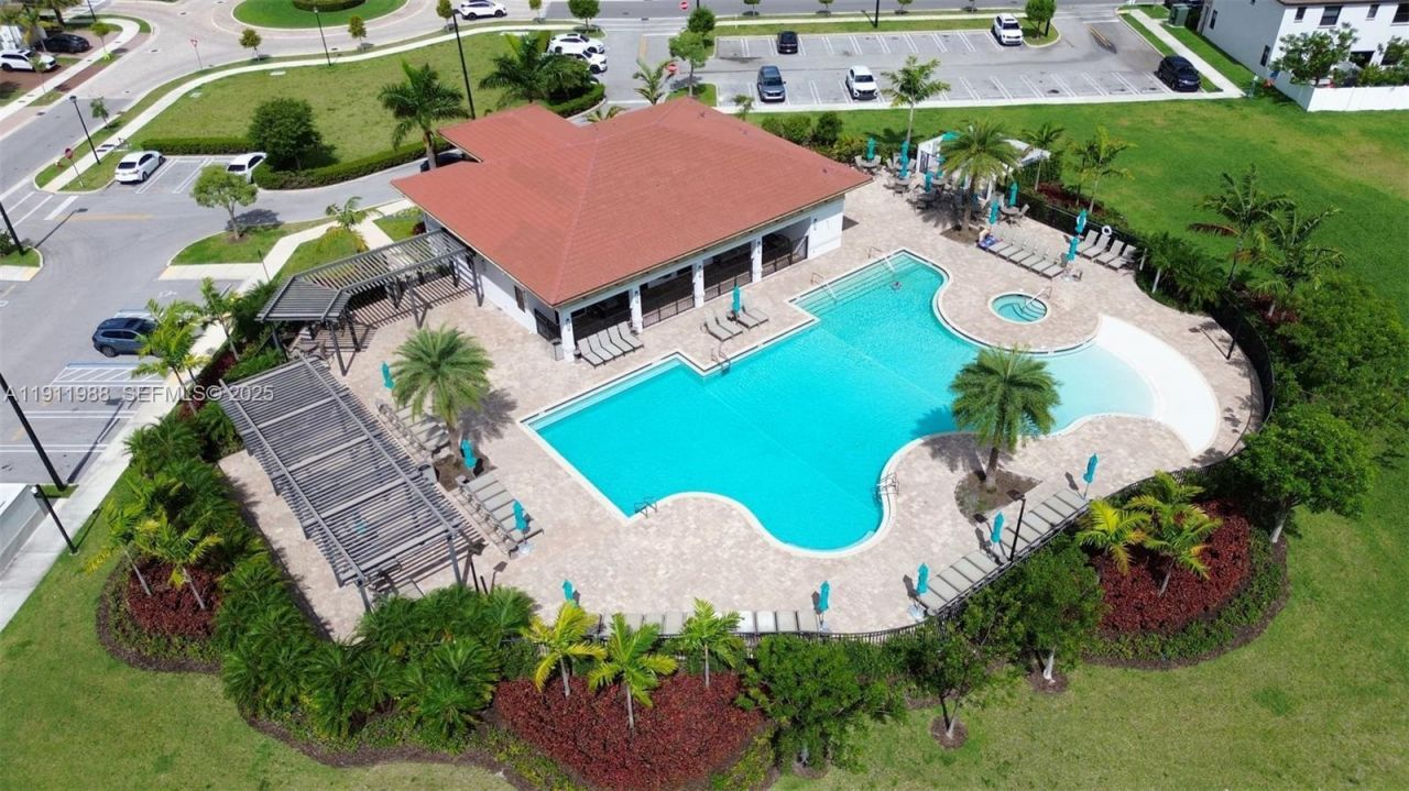 10583 W 35th Way, Unit 10583, Hialeah, FL 33018 Photo