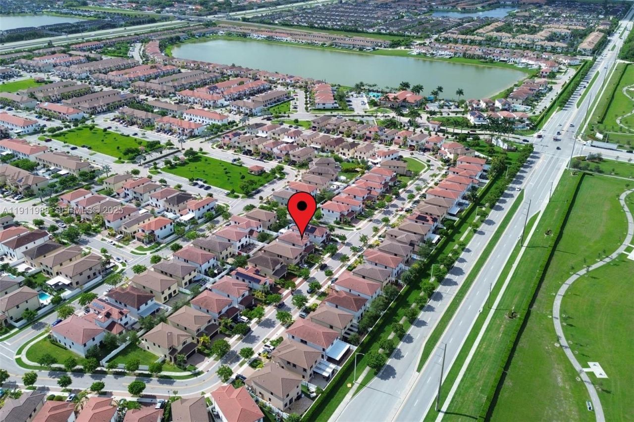 10583 W 35th Way, Unit 10583, Hialeah, FL 33018 Photo