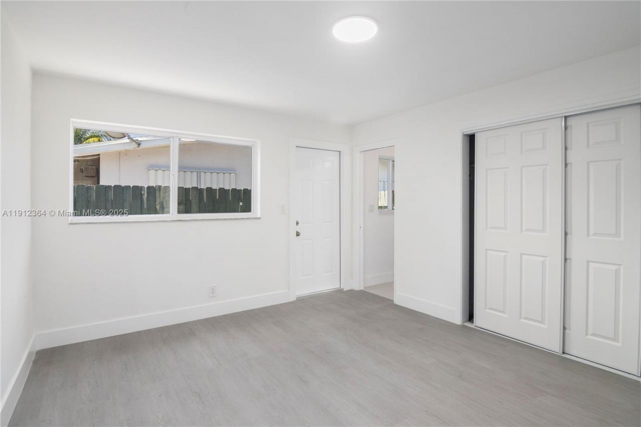 1750 NE 52nd St, Fort Lauderdale, FL 33334 Photo