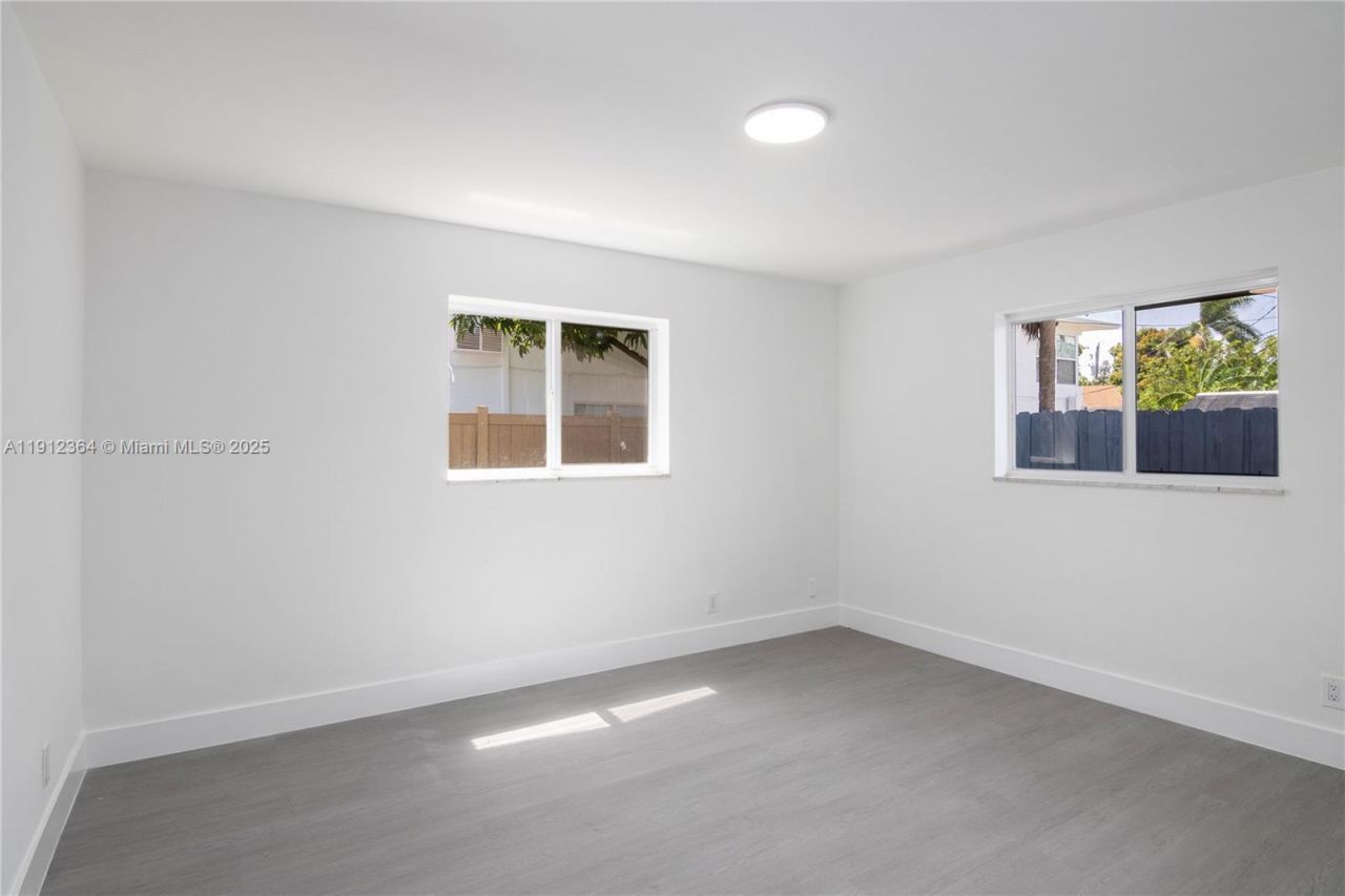 1750 NE 52nd St, Fort Lauderdale, FL 33334 Photo