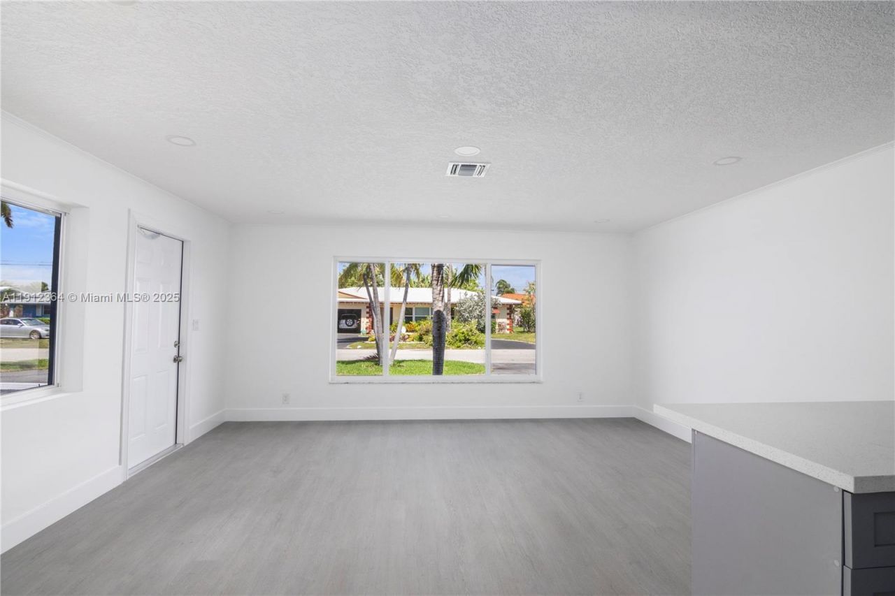 1750 NE 52nd St, Fort Lauderdale, FL 33334 Photo