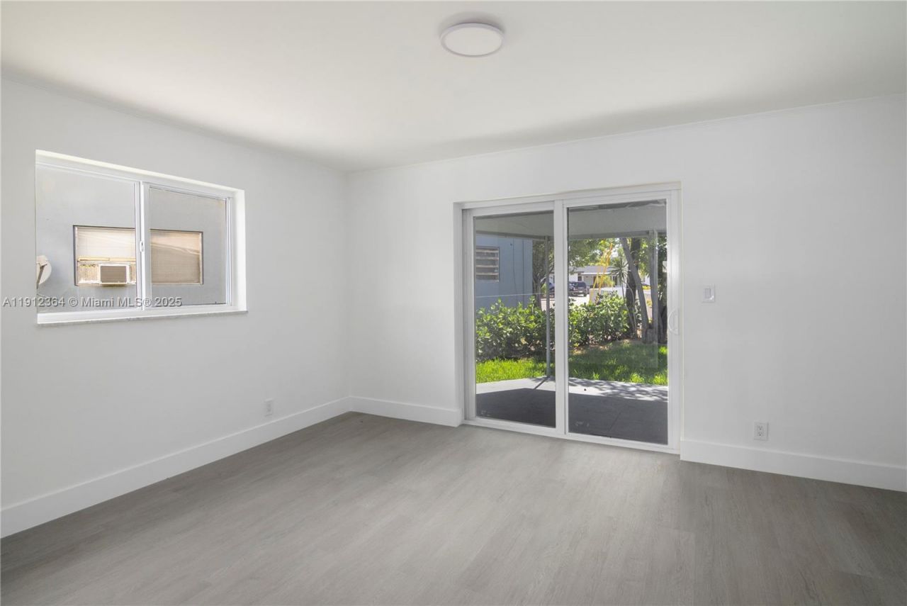 1750 NE 52nd St, Fort Lauderdale, FL 33334 Photo