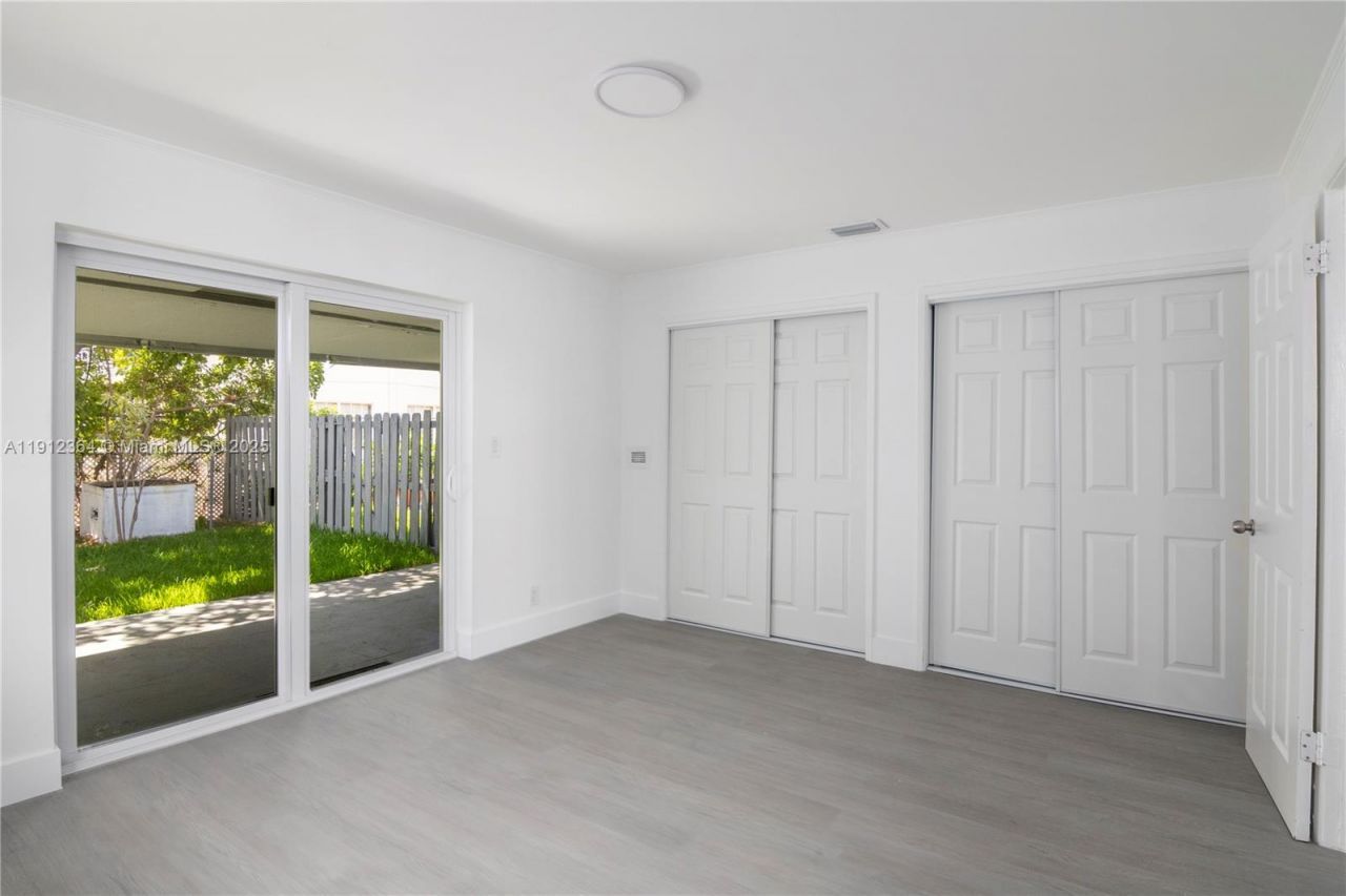 1750 NE 52nd St, Fort Lauderdale, FL 33334 Photo