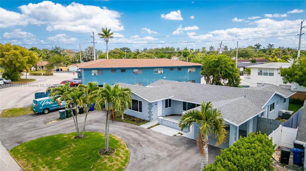 1750 NE 52nd St, Fort Lauderdale, FL 33334 Photo