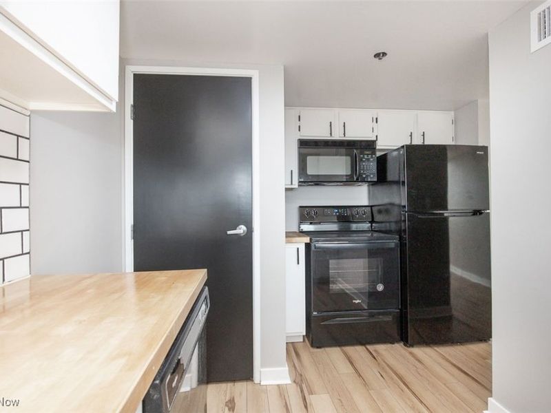 1133 W 9th Street, Unit 703, Cleveland, OH 44113 Photo 8