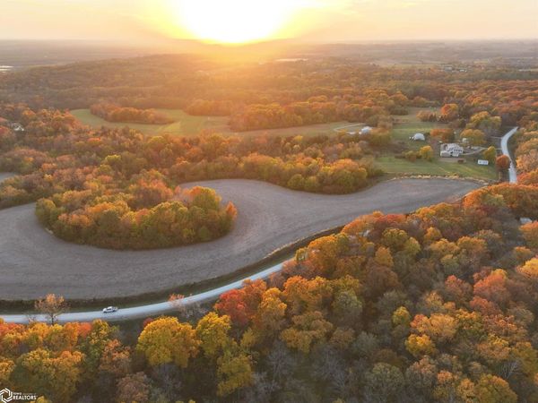 Seneca Road NW, Swisher, IA 52338