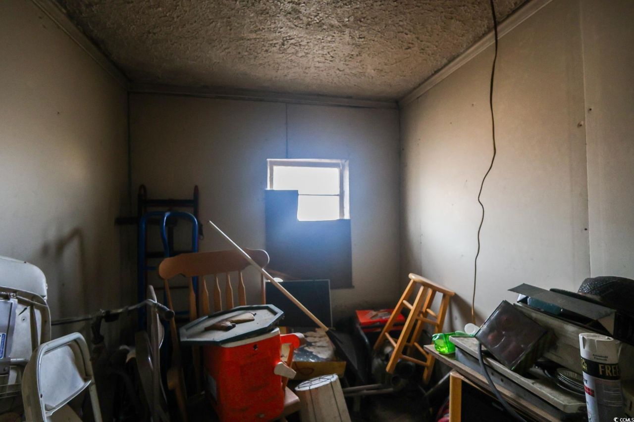 4151 Maple St. Photo 10