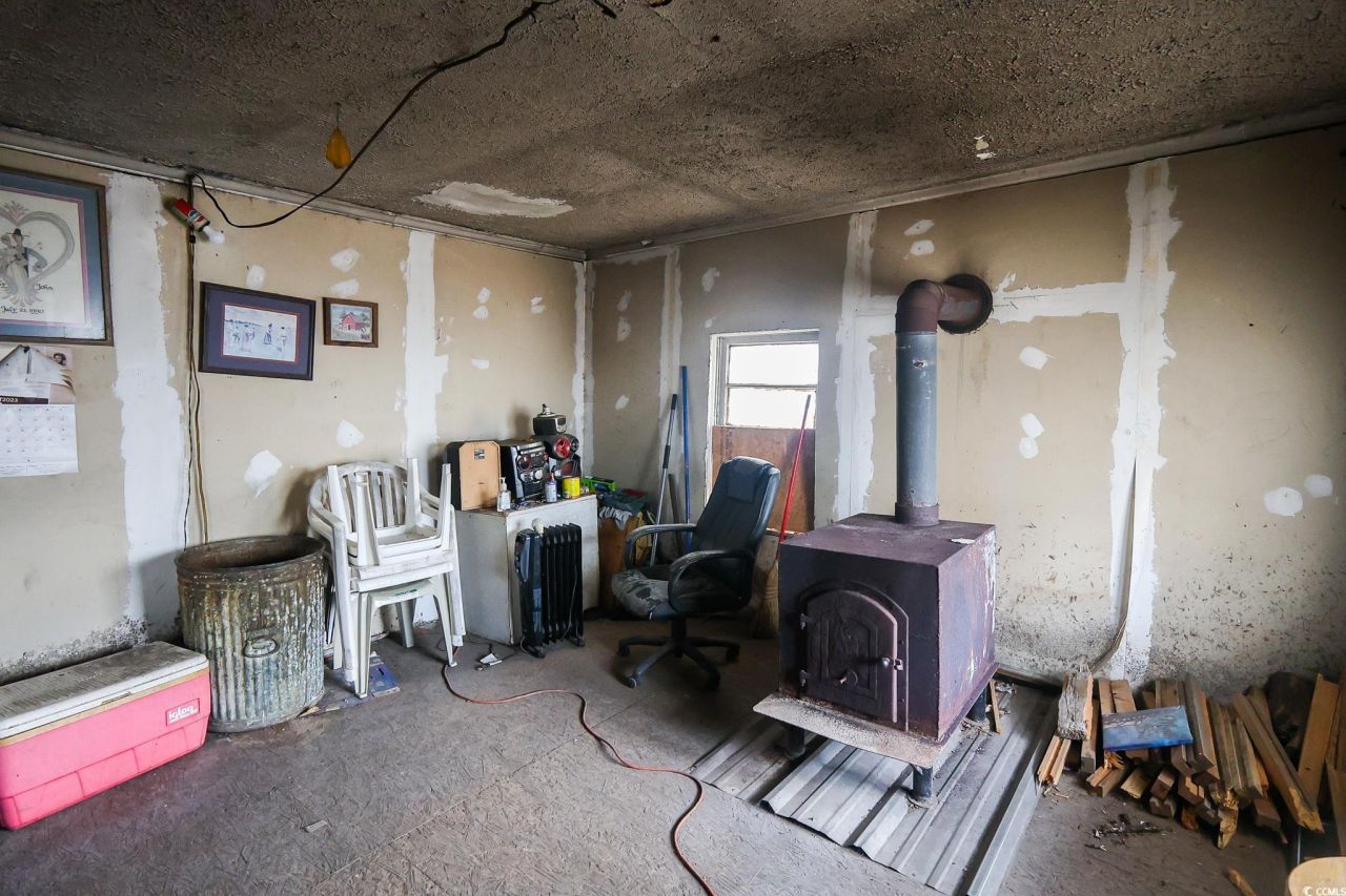 4151 Maple St. Photo 4