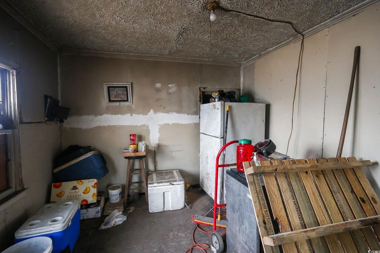 4151 Maple St. Photo 7