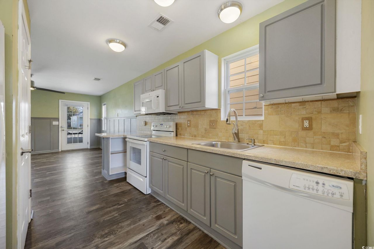 221 Addison Cottage Way Photo 11