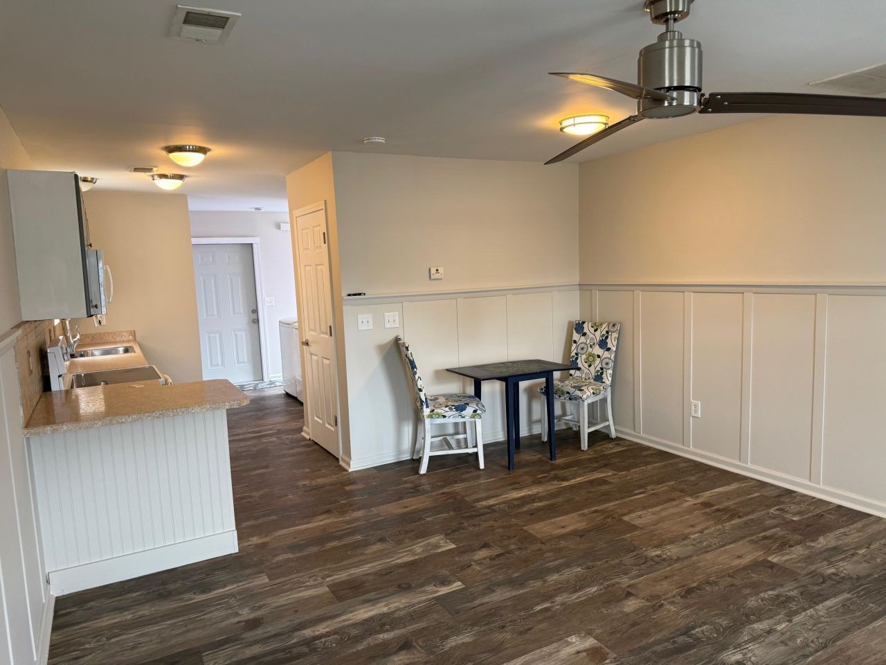 221 Addison Cottage Way Photo 6