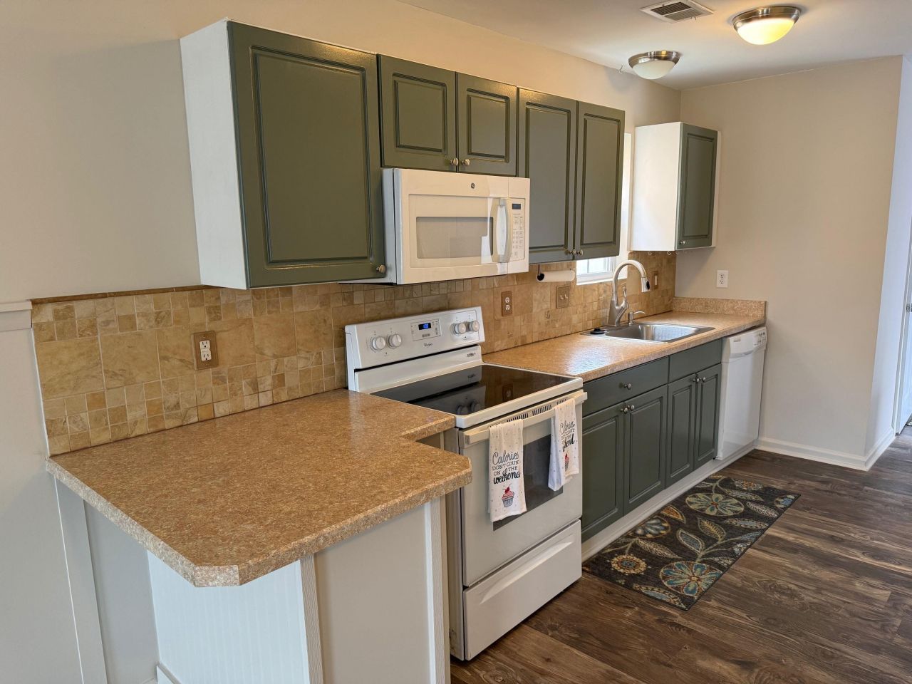 221 Addison Cottage Way Photo 8