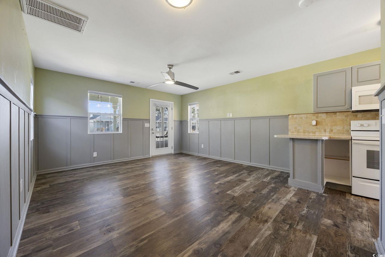 221 Addison Cottage Way Photo 8