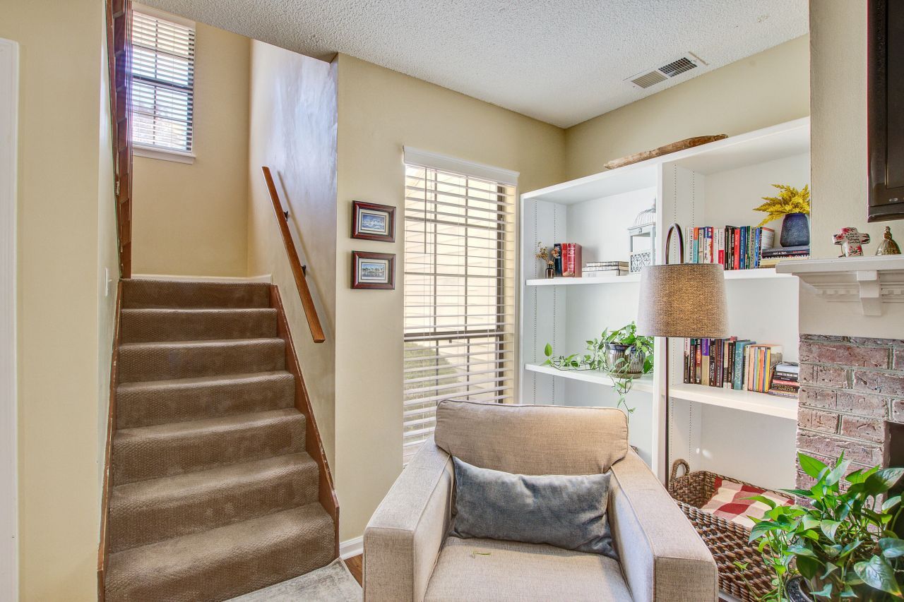 86 Indigo Lane Photo 15