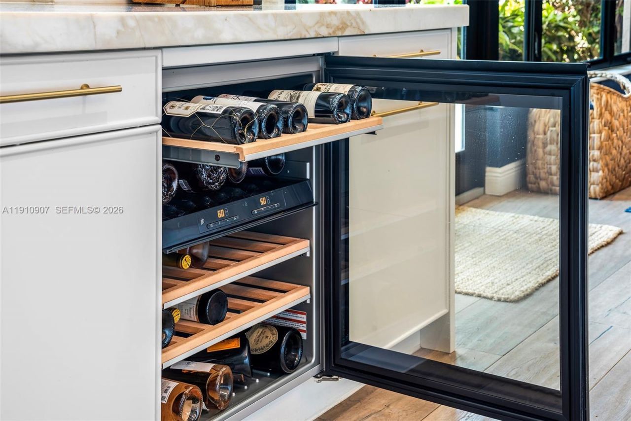 3444 NE 167th St, North Miami Beach, FL 33160 Photo