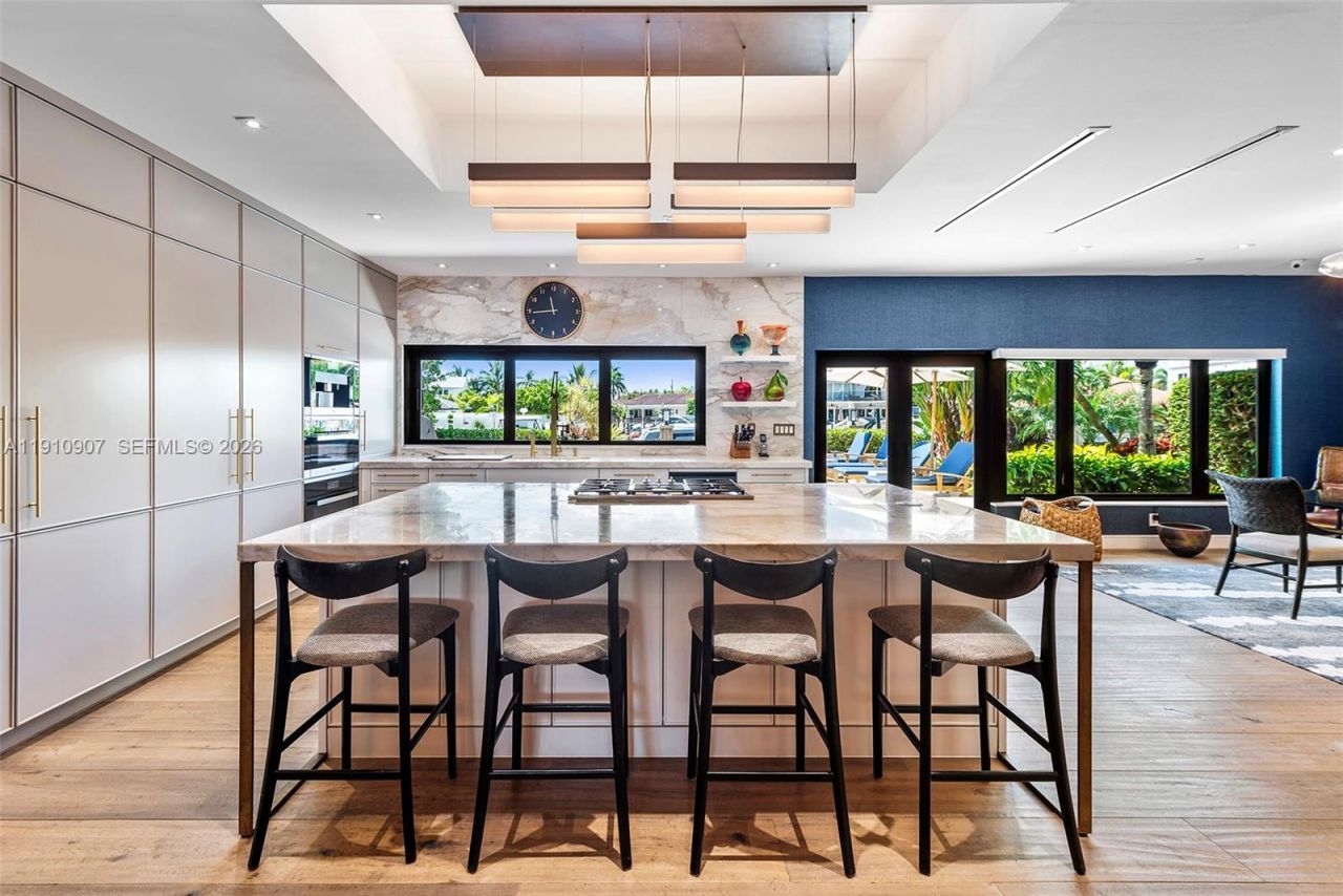 3444 NE 167th St, North Miami Beach, FL 33160 Photo