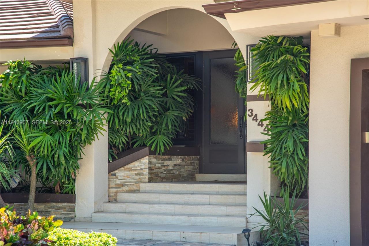 3444 NE 167th St, North Miami Beach, FL 33160 Photo