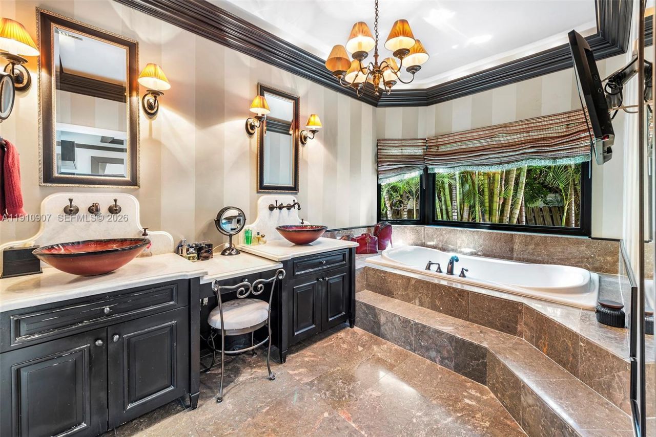 3444 NE 167th St, North Miami Beach, FL 33160 Photo