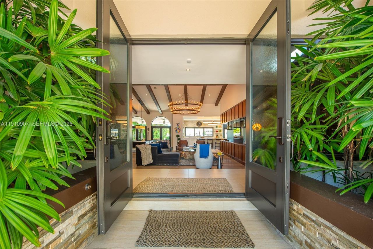 3444 NE 167th St, North Miami Beach, FL 33160 Photo