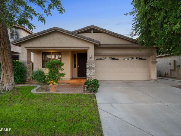 2707 E DARREL Road, Phoenix, AZ 85042