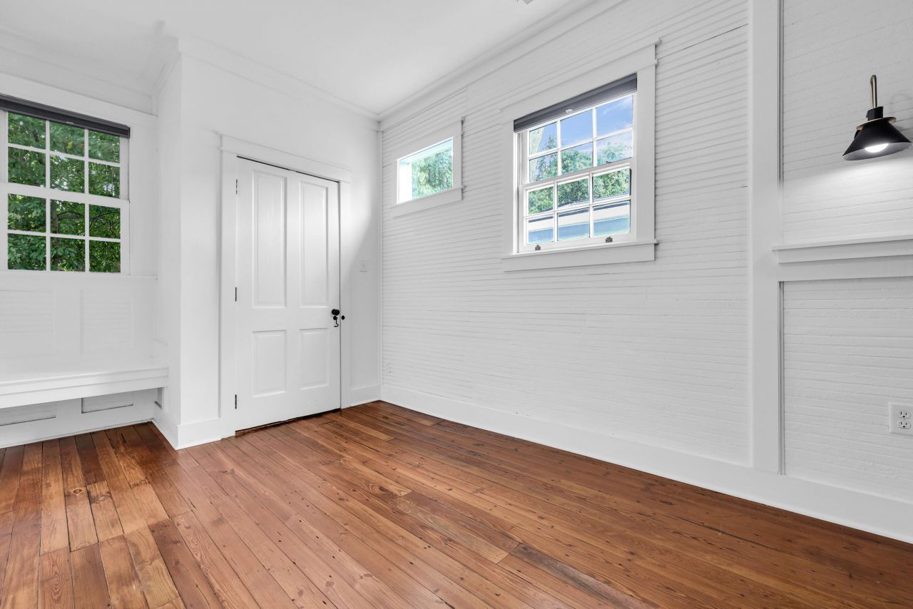 5 Carondolet Street Photo 16