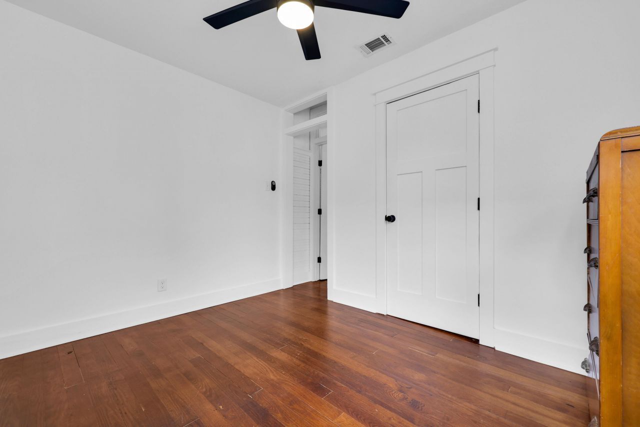 5 Carondolet Street Photo 21