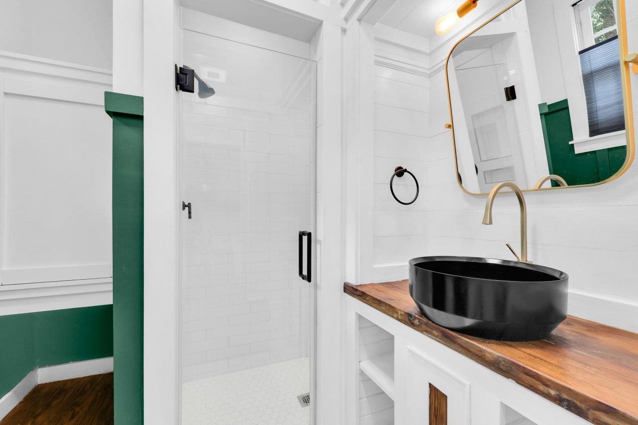 5 Carondolet Street Photo 22