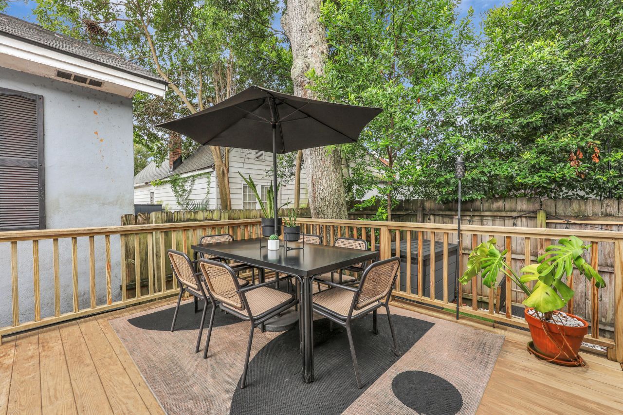 5 Carondolet Street Photo 28