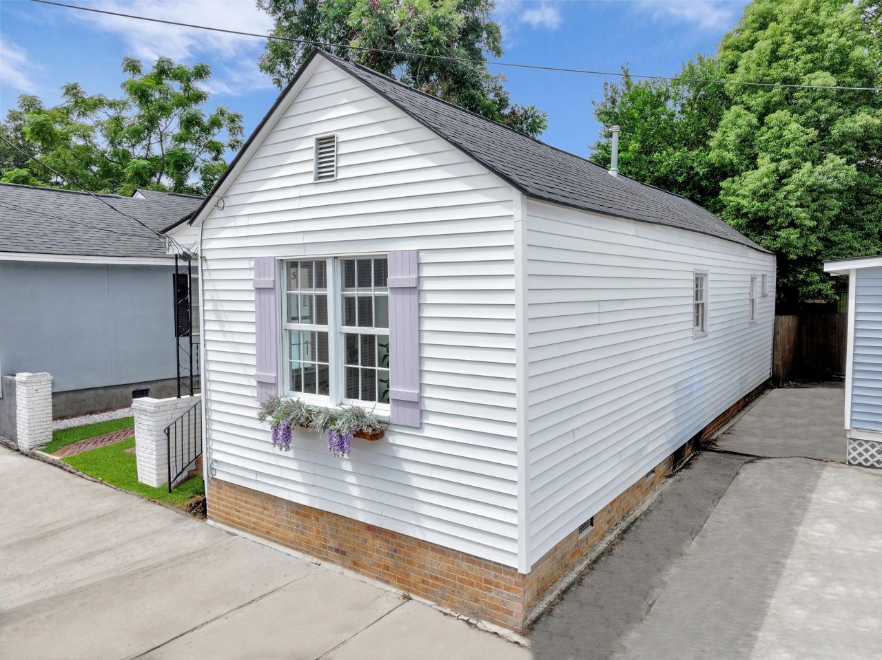 5 Carondolet Street Photo 32