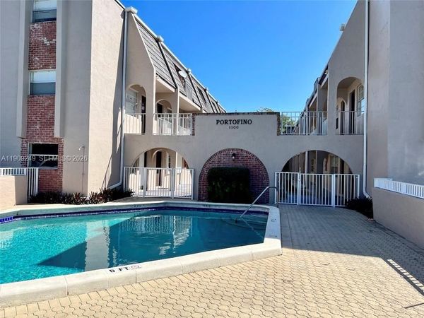 1100 SE 4th Ave, Unit 10, Deerfield Beach, FL 33441