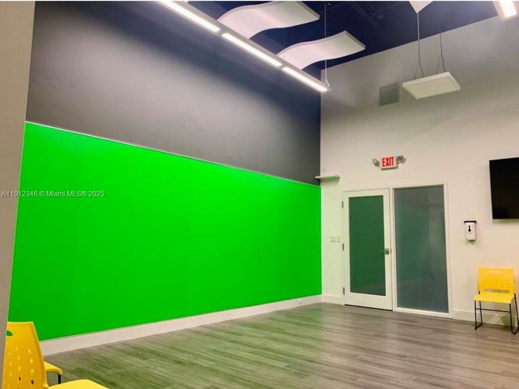 26xx Glades Cir, Miami, FL 33327 Photo